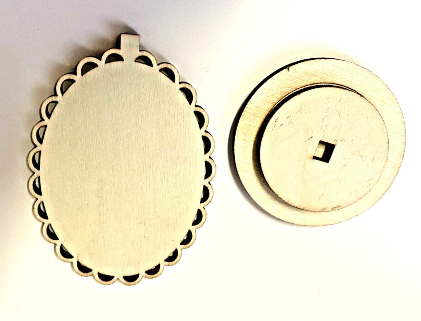 Divine Mercy Scalloped 3.5" Wood Image, New #AB-300-R2 - Journeys of Faith