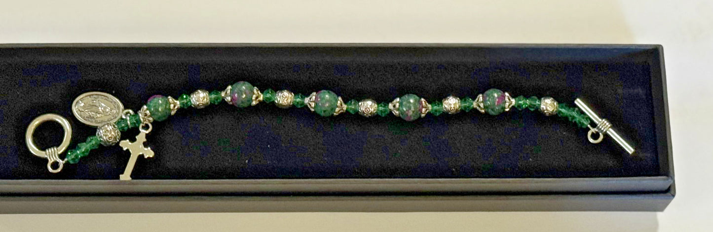MIraculous Medal Emerald Madonna del Parto Bracelet, New #AB-070-5 - Journeys of Faith
