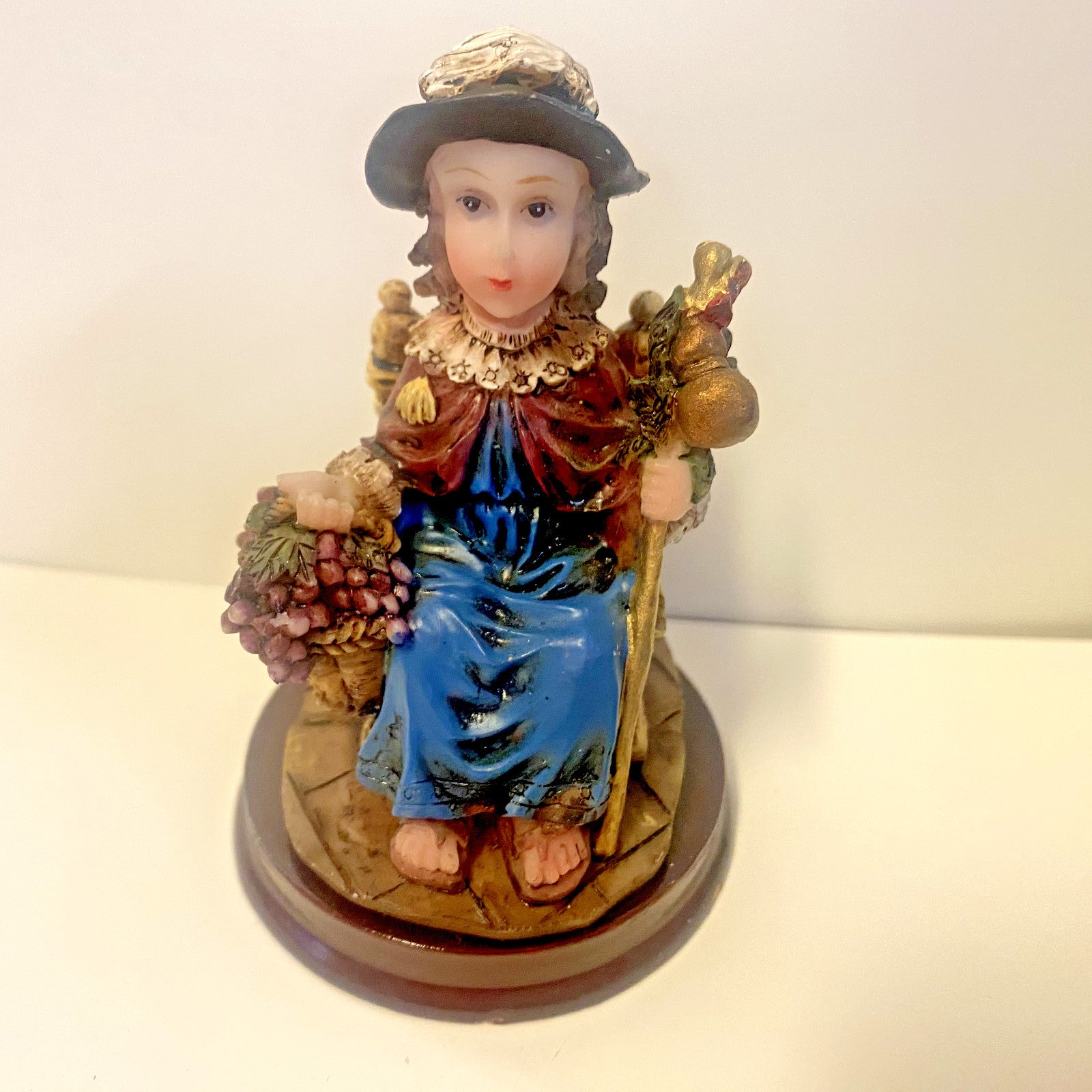 Small 3.5-inch Santo Nino de Atocha statue by Liscano Collections, ideal for home décor or religious figurine display.