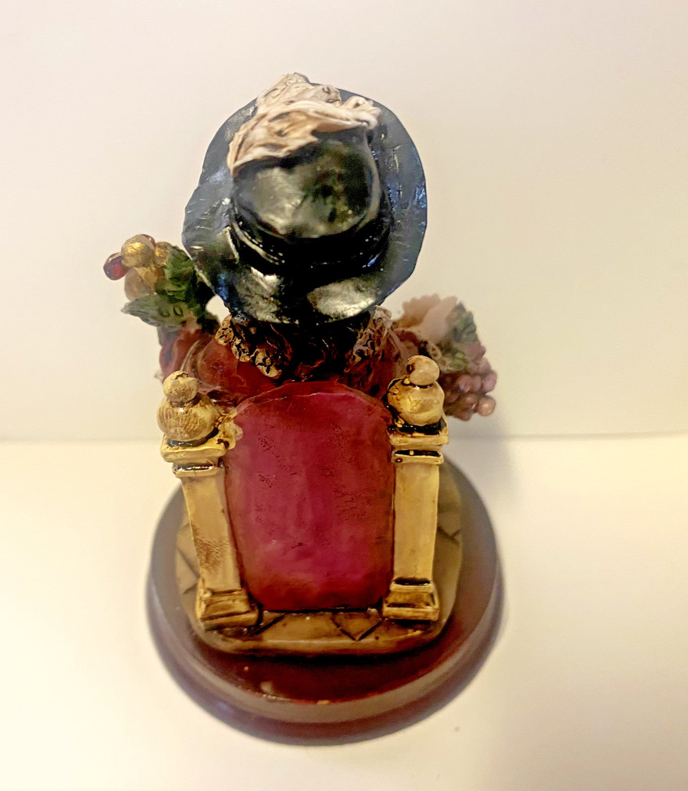 Small 3.5-inch Santo Nino de Atocha sculpture by Liscano Collections, ideal for home décor and religious figurine display.
