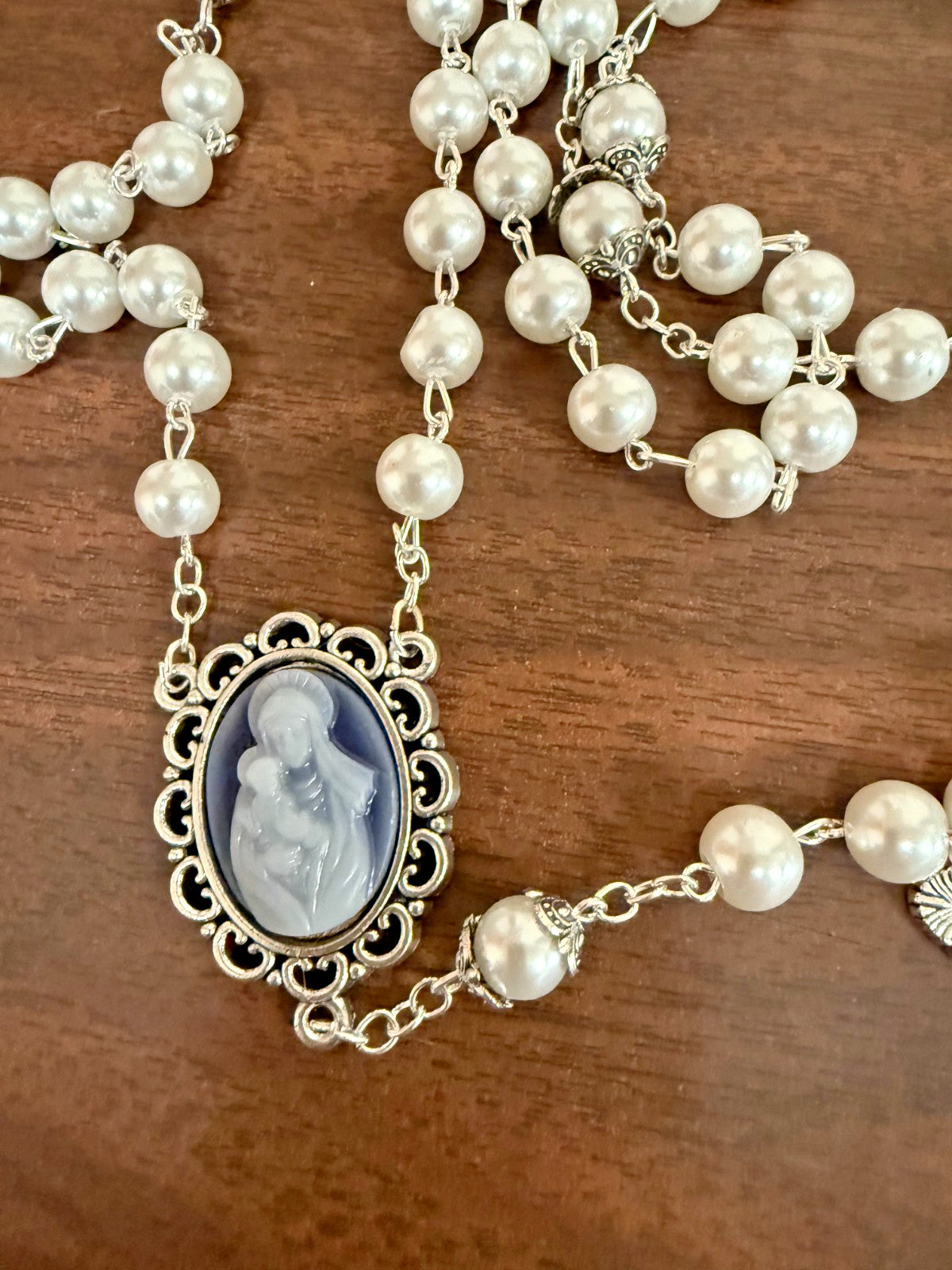 Blessed  Mother with Child White Pearl Cameo Rosary,  New Gftshp-66 - Journeys of Faith
