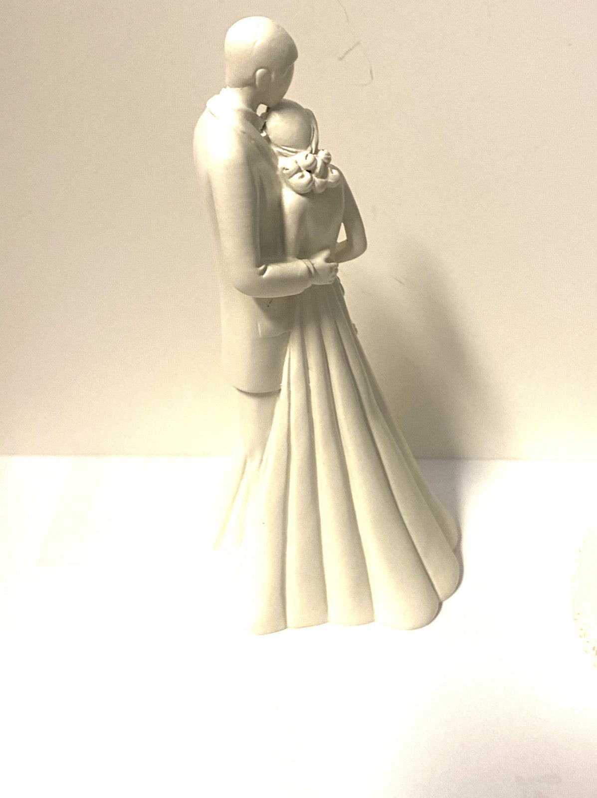 Avalon Gallery wedding figurine and cake topper set, elegant 2-piece wedding cake decoration for home and garden celebration.