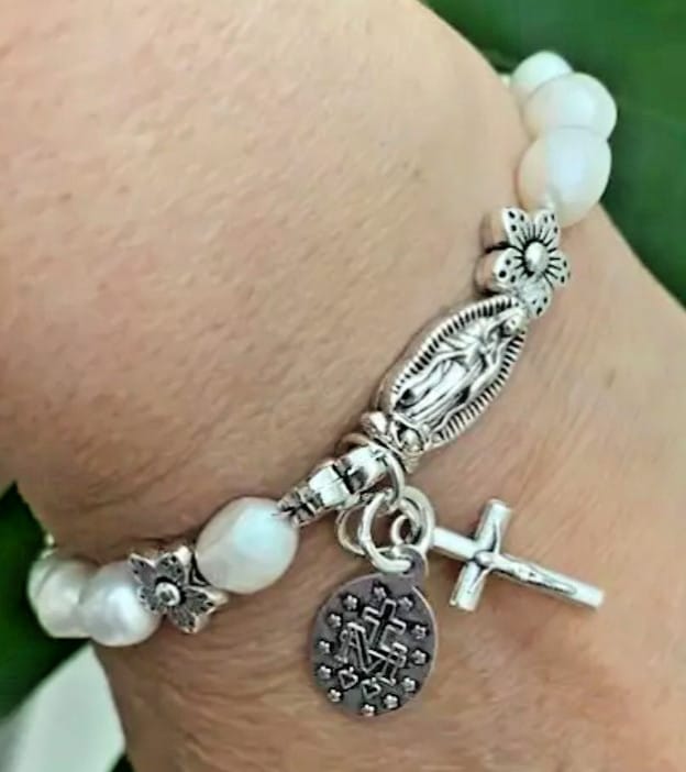 White Faux Pearl Charm Bracelet, with O.L.of the Miraculous, New #AB-387-R2 Journeys of Faith Collectibles:Religion & Spirituality:Christianity:Jewelry