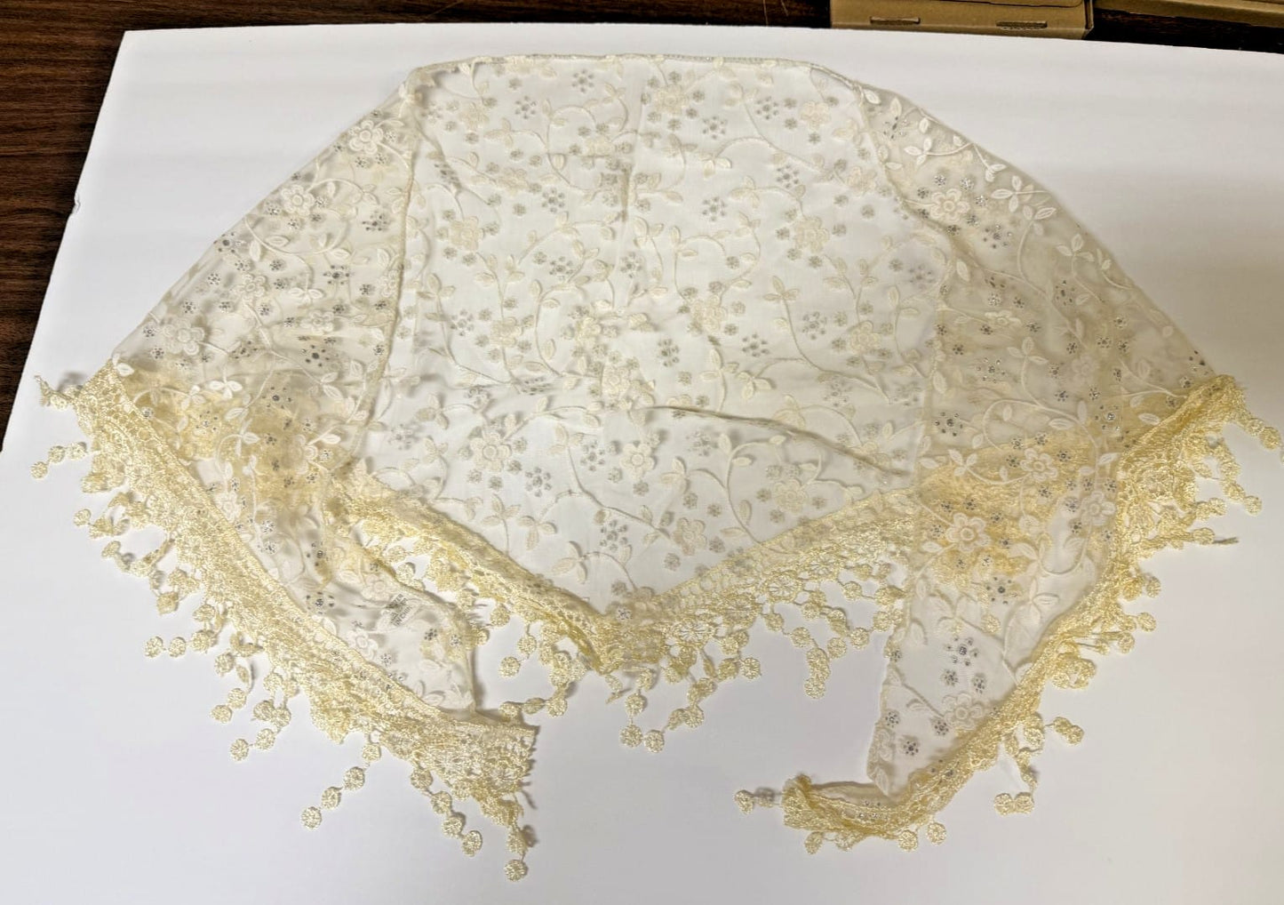 Women's  Beige Lace Church Veil, New #AB-425-R2 Unbranded Clothing, Shoes & Accessories:Women:Women's Accessories:Scarves & Wraps