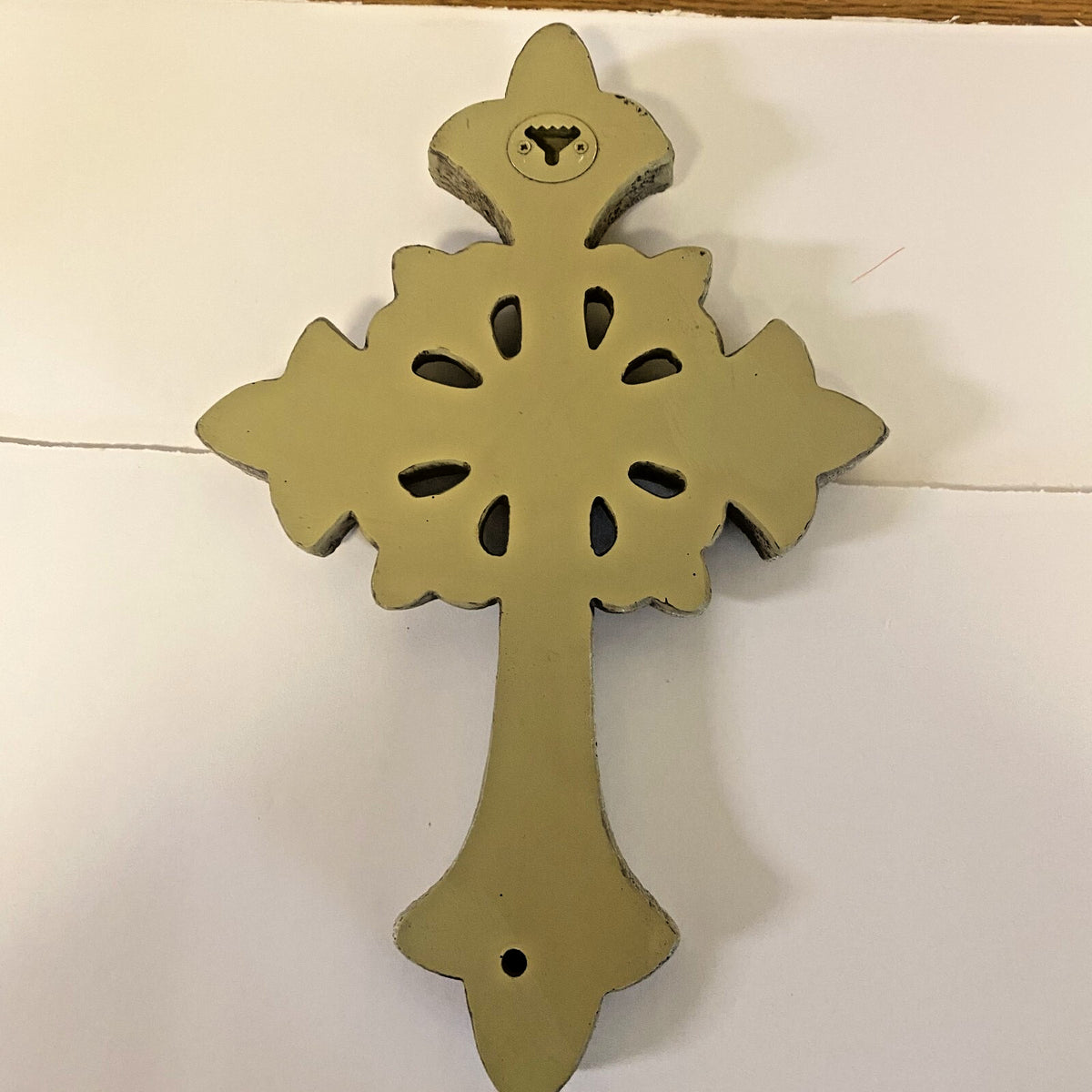 Fleur-De-Lis style 11.75-inch wall cross, Christian crucifix collectible by Bob and Penny Lord Journeys of Faith, decorative religious decor
