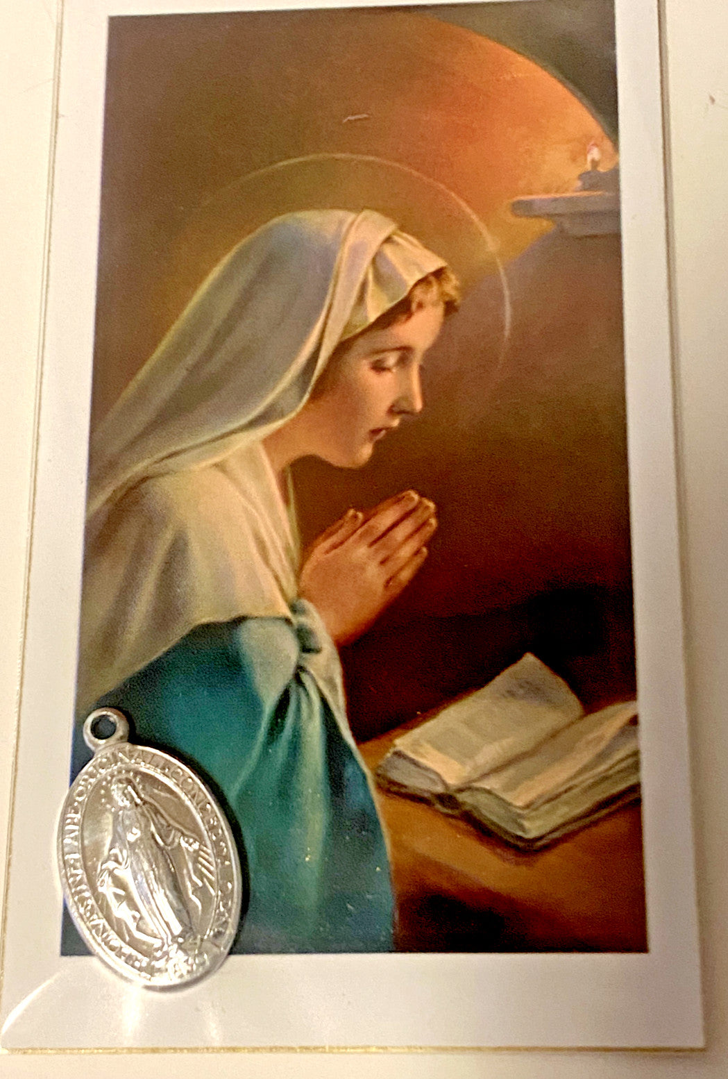 Blessed Mother Image Card  + 1" Medal, New from Japan # GFTSHP-2