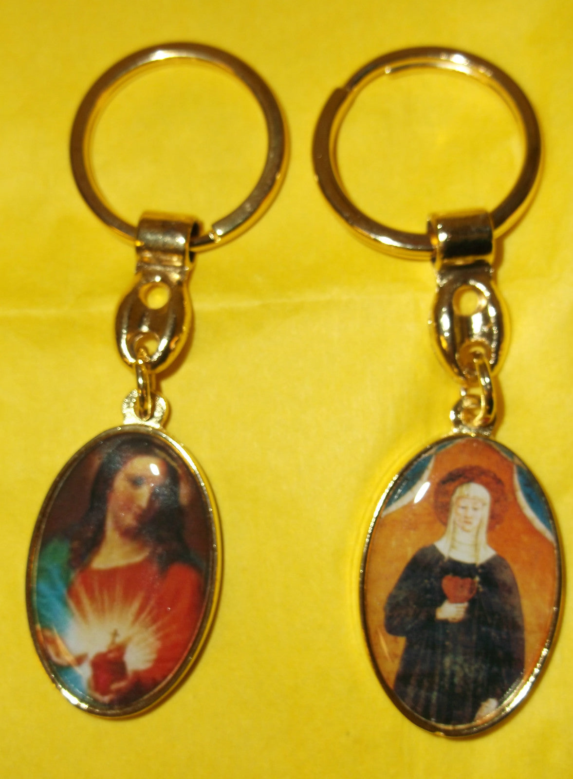 Gold tone Saint Clare of Montefalco and Sacred Heart medal key chain from Italy, Christian religious collectibles by Bob and Penny Lord