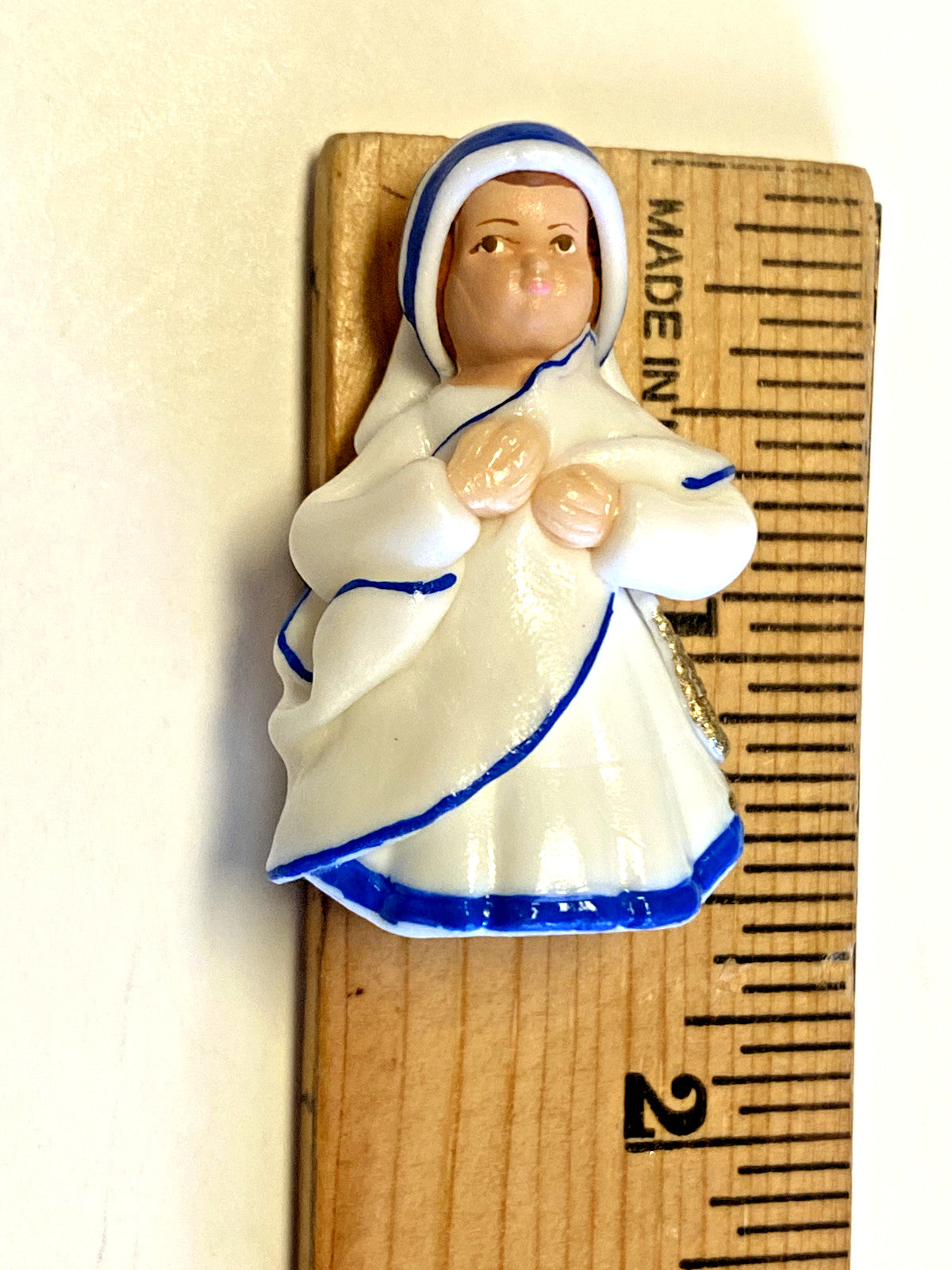Miniature Saint Mother Teresa of Calcutta statue, 1.75 inches, religious collectible in detailed design from Colombia.