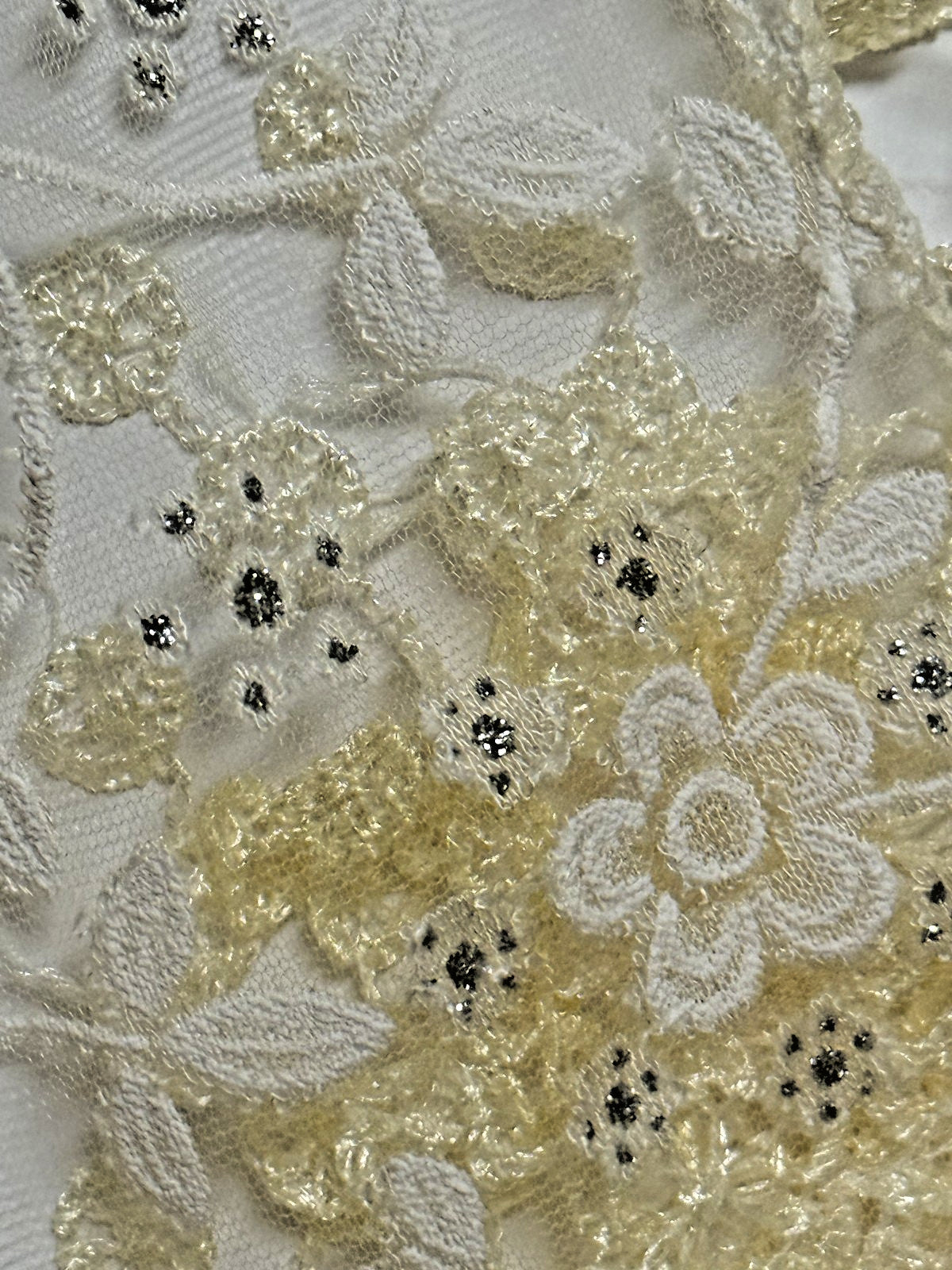 Women's  Beige Lace Church Veil, New #AB-425-R2