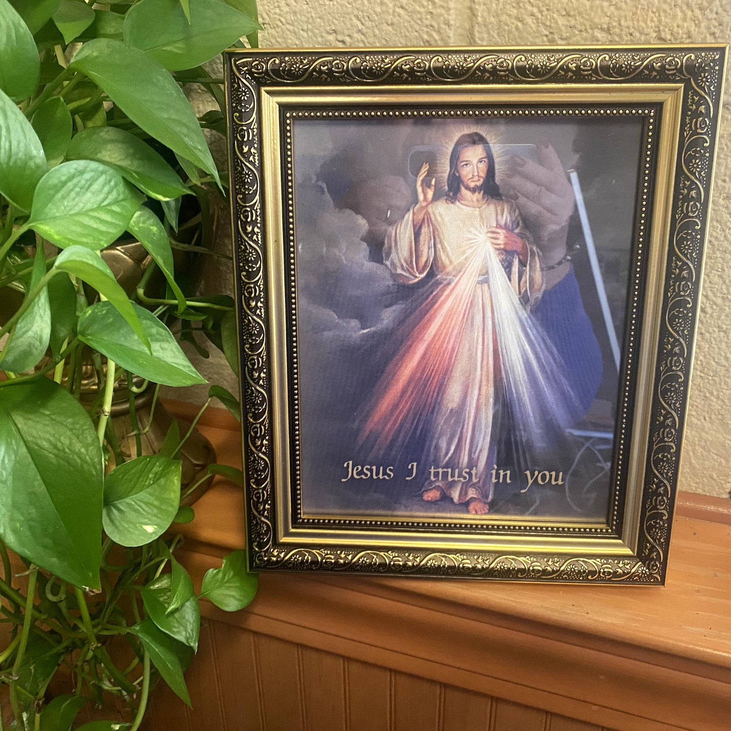 Divine Mercy Image on Gold Tone Embossed Frame, New #AB-260-R2 - Journeys of Faith