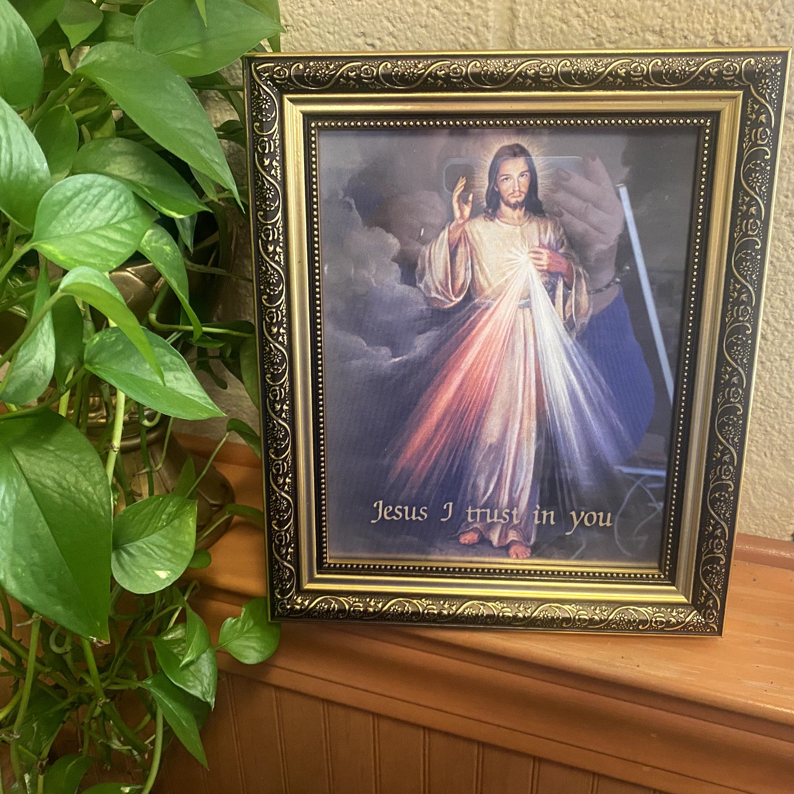 Divine Mercy Image on Gold Tone Embossed Frame, New #AB-260-R2 - Journeys of Faith