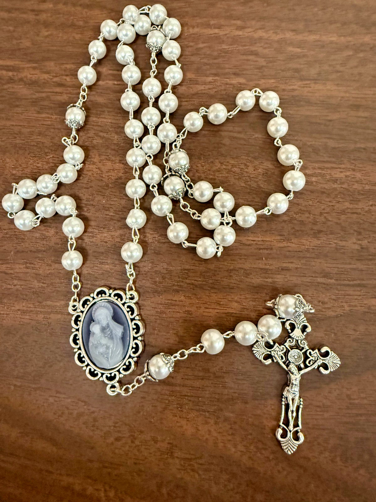 Blessed  Mother with Child White Pearl Cameo Rosary,  New Gftshp-66 - Journeys of Faith