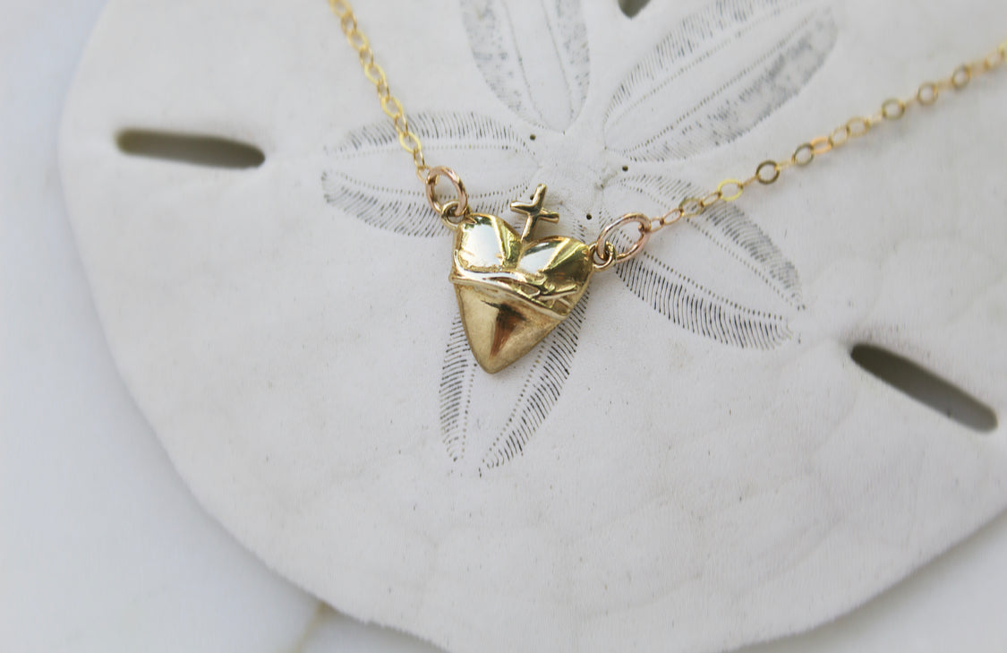 Holy Hearts™ Sacred Heart of Jesus Necklace - Journeys of Faith