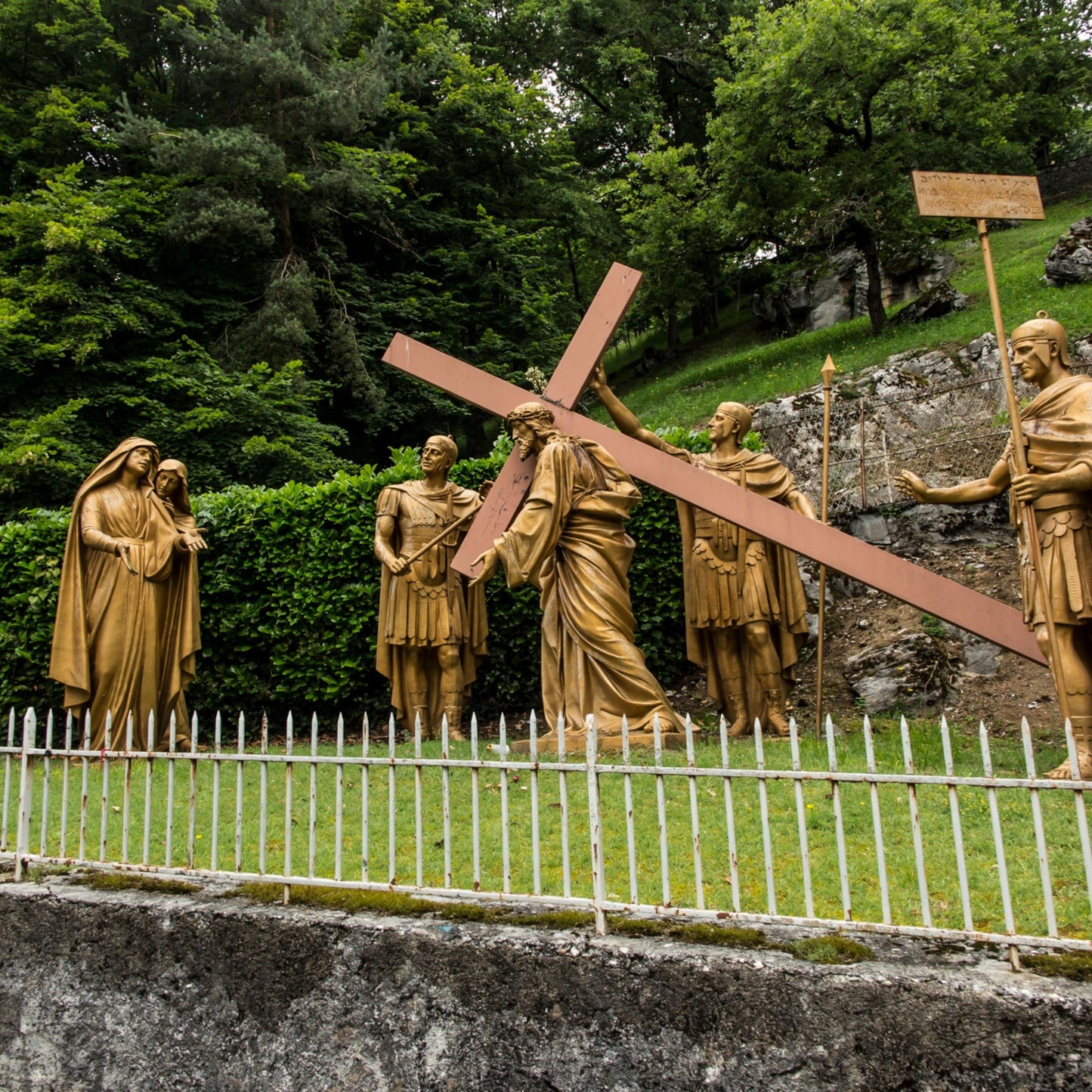 Way of the Cross at Lourdes video download MP4 - Bob and Penny Lord