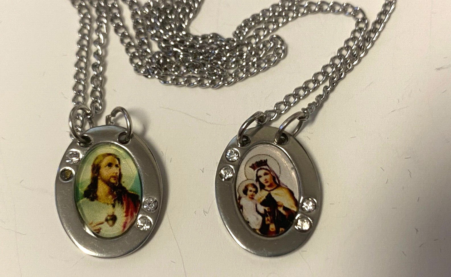 Sacred Heart & Our Lady of Mount Carmel Scapular with Oval Images, New - Bob and Penny Lord