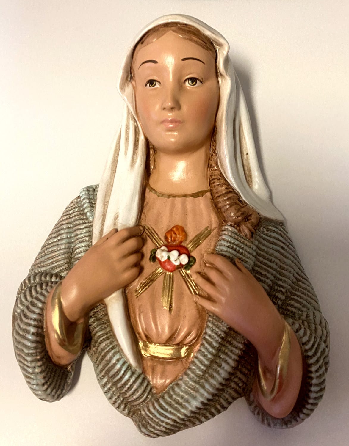 Hand-painted 9-inch Immaculate Heart of Mary wall plaque by Bob and Penny Lord, featuring religious artwork from Colombia.