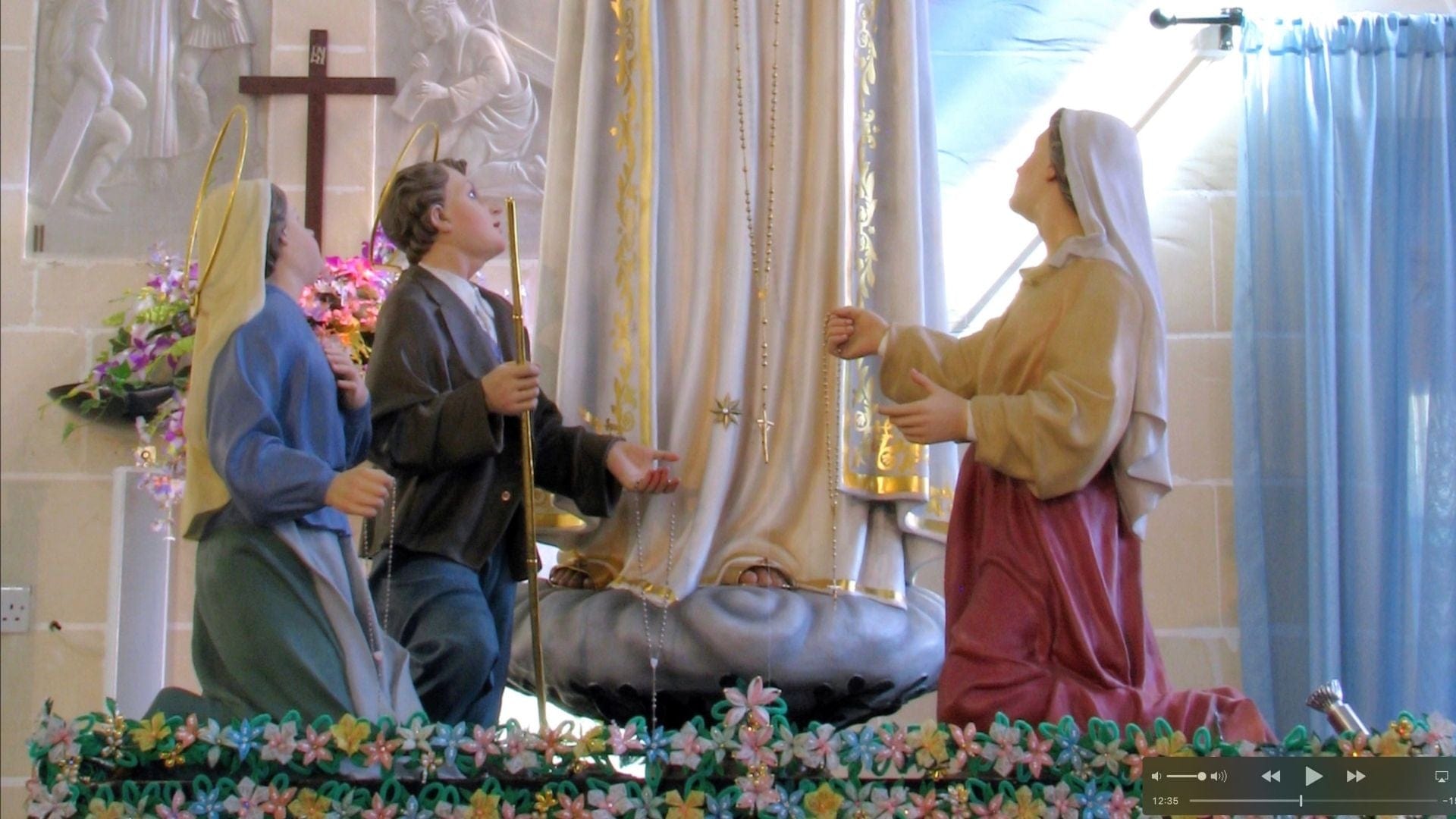 Image of Nuestra Senora de Fatima statue, Spanish religious icon from Bob and Penny Lord Ministry, featuring detailed craftsmanship.