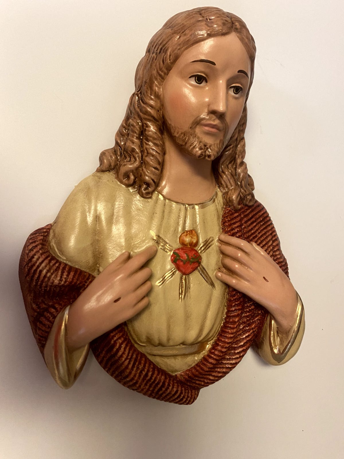 Hand-painted 9-inch Sacred Heart of Jesus wall plaque, Christian religious decor by Bob and Penny Lord from Colombia.